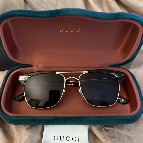 Gucci Other - Gucci Sunglasses GG0287S 52
